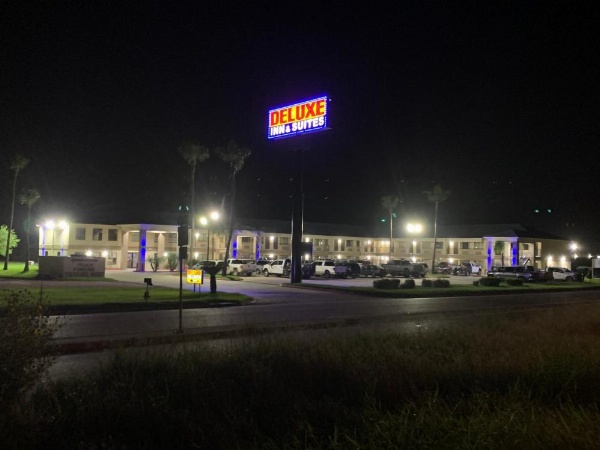 Deluxe Inn and Suites image 21