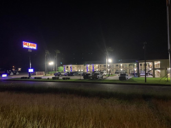 Deluxe Inn and Suites image 23